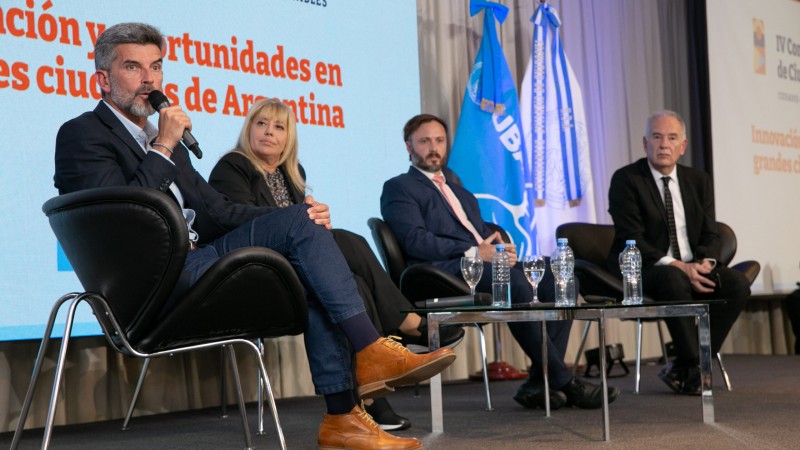 Ulpiano Suarez participó en el Congreso Internacional de Ciudades Inteligentes
